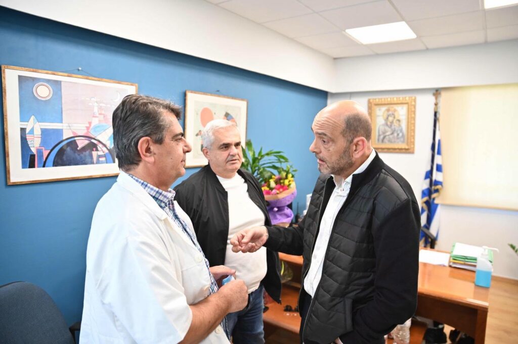 Ρίο: Επίσκεψη Φωτήλα στο νοσοκομείο για ενίσχυση σε προσωπικό και υποδομές ΦΩΤΟ