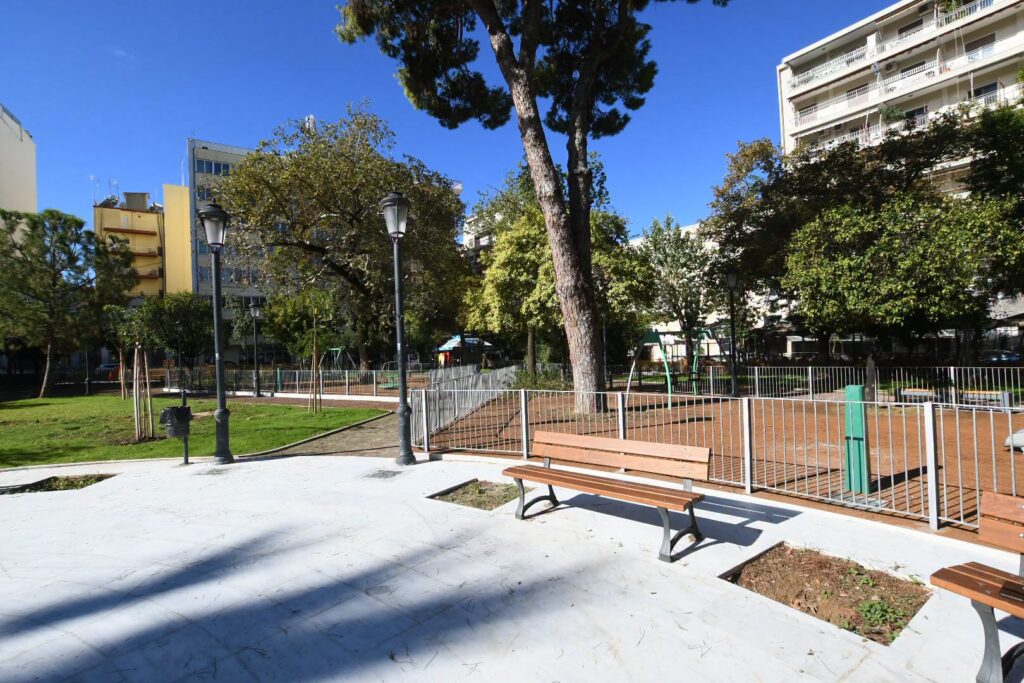 Πάτρα: Πλύσιμο μαρμάρων και πεζοδρομίων για τις τελετές της 28ης Οκτωβρίου ΦΩΤΟ
