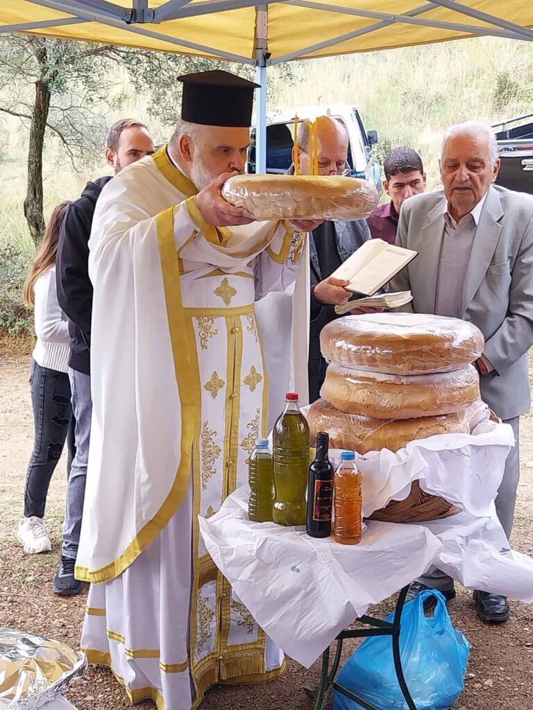 Επαναλειτουργία στο Ιστορικό Εκκλησάκι του Αγίου Δημητρίου Ποροβίτσας ΦΩΤΟ 8 Επαναλειτουργία στο Ιστορικό Εκκλησάκι του Αγίου Δημητρίου Ποροβίτσας ΦΩΤΟ