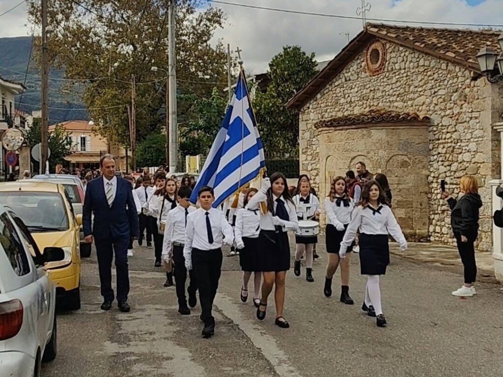 Δημαρχική παρέλαση με κατάθεση στεφάνων από την Ένωση Τέμνης
