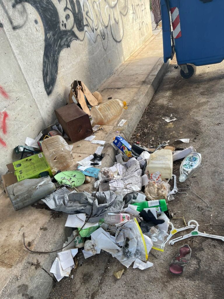 Διακοπτό: Στα «σκουπίδια» η καθαριότητα με εστίες ρύπανσης σε κομβικά σημεία ΦΩΤΟ 6 Διακοπτό: Στα «σκουπίδια» η καθαριότητα με εστίες ρύπανσης σε κομβικά σημεία ΦΩΤΟ