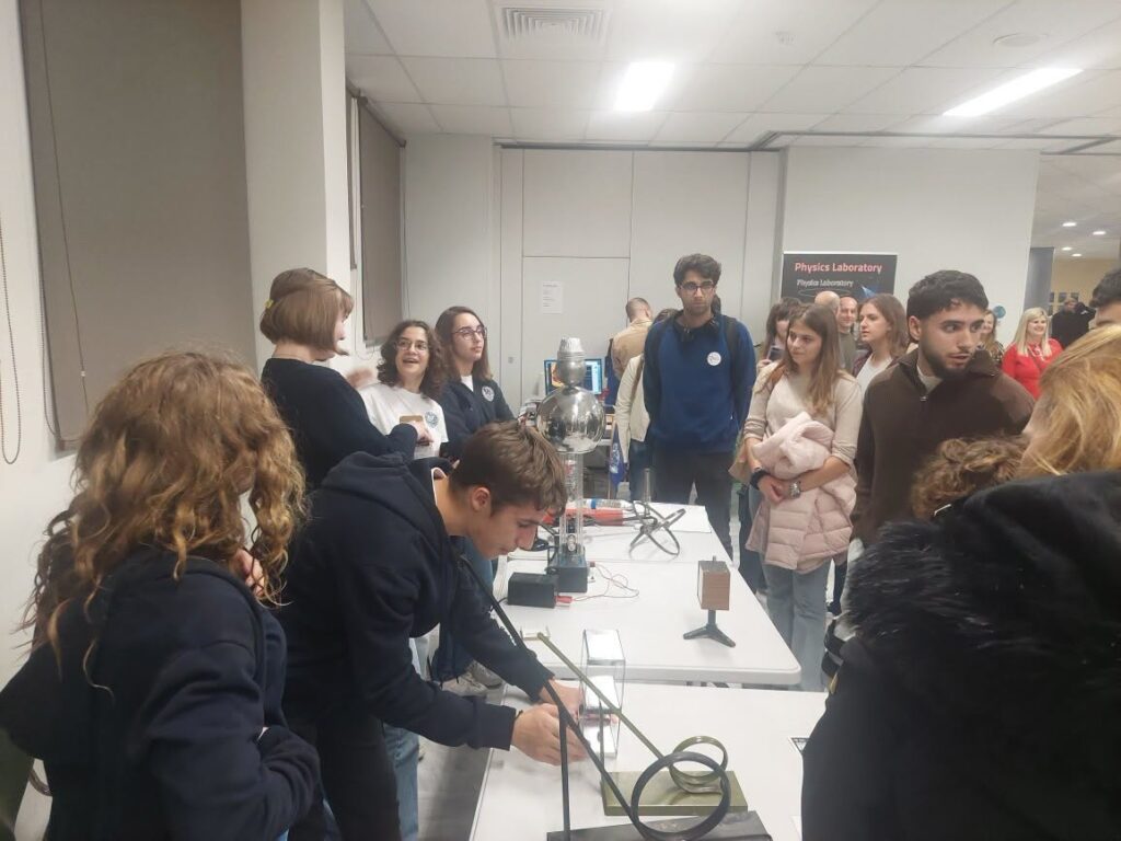 Μαθητές του Αρσακείου στο 1ο Patras Phys Fest ΦΩΤΟ
