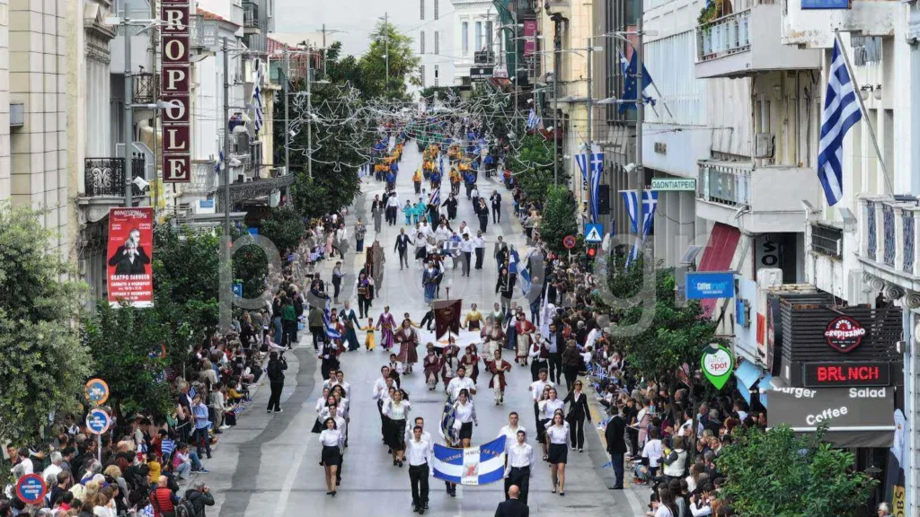 LIVE – Πάτρα: Ζωντανά η μεγάλη παρέλαση για την 28η Οκτωβρίου
