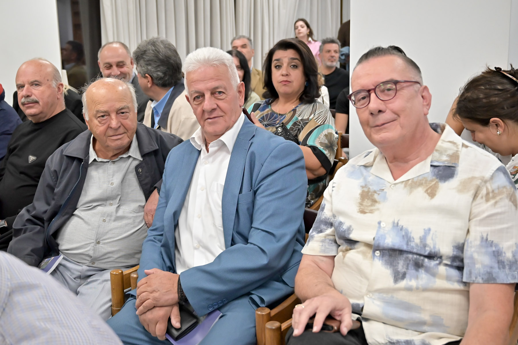 Πάτρα: Με μεγάλη συμμετοχή η παρουσίαση του βιβλίου «Αλφαβητικές Πολιτείες» της Πηνελόπης Λαμπούση ΦΩΤΟ 17 Πάτρα: Με μεγάλη συμμετοχή η παρουσίαση του βιβλίου «Αλφαβητικές Πολιτείες» της Πηνελόπης Λαμπούση ΦΩΤΟ
