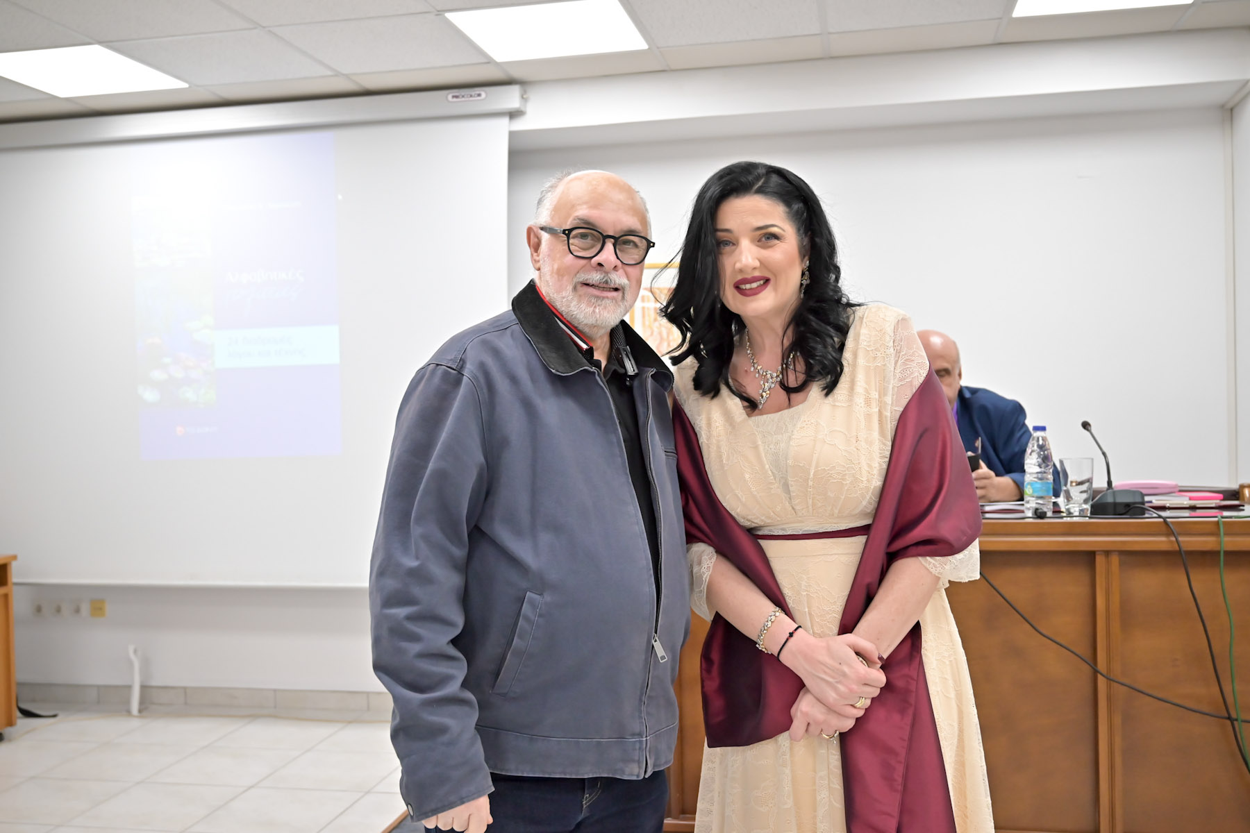 Πάτρα: Με μεγάλη συμμετοχή η παρουσίαση του βιβλίου «Αλφαβητικές Πολιτείες» της Πηνελόπης Λαμπούση ΦΩΤΟ 11 Πάτρα: Με μεγάλη συμμετοχή η παρουσίαση του βιβλίου «Αλφαβητικές Πολιτείες» της Πηνελόπης Λαμπούση ΦΩΤΟ