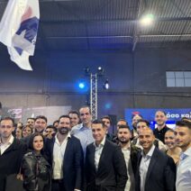 Η θερμή υποδοχή στον Γρηγόρη Δημητριάδη στην εκδήλωση για τα 52 χρόνια της ΝΔ ΦΩΤΟ 1 Η θερμή υποδοχή στον Γρηγόρη Δημητριάδη στην εκδήλωση για τα 52 χρόνια της ΝΔ ΦΩΤΟ