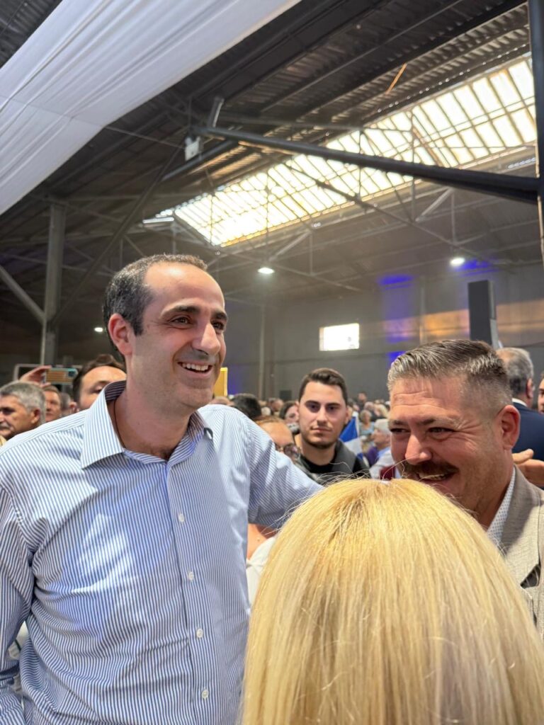 Η θερμή υποδοχή στον Γρηγόρη Δημητριάδη στην εκδήλωση για τα 52 χρόνια της ΝΔ ΦΩΤΟ 6 Η θερμή υποδοχή στον Γρηγόρη Δημητριάδη στην εκδήλωση για τα 52 χρόνια της ΝΔ ΦΩΤΟ