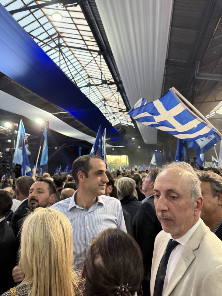 Η θερμή υποδοχή στον Γρηγόρη Δημητριάδη στην εκδήλωση για τα 52 χρόνια της ΝΔ ΦΩΤΟ 7 Η θερμή υποδοχή στον Γρηγόρη Δημητριάδη στην εκδήλωση για τα 52 χρόνια της ΝΔ ΦΩΤΟ