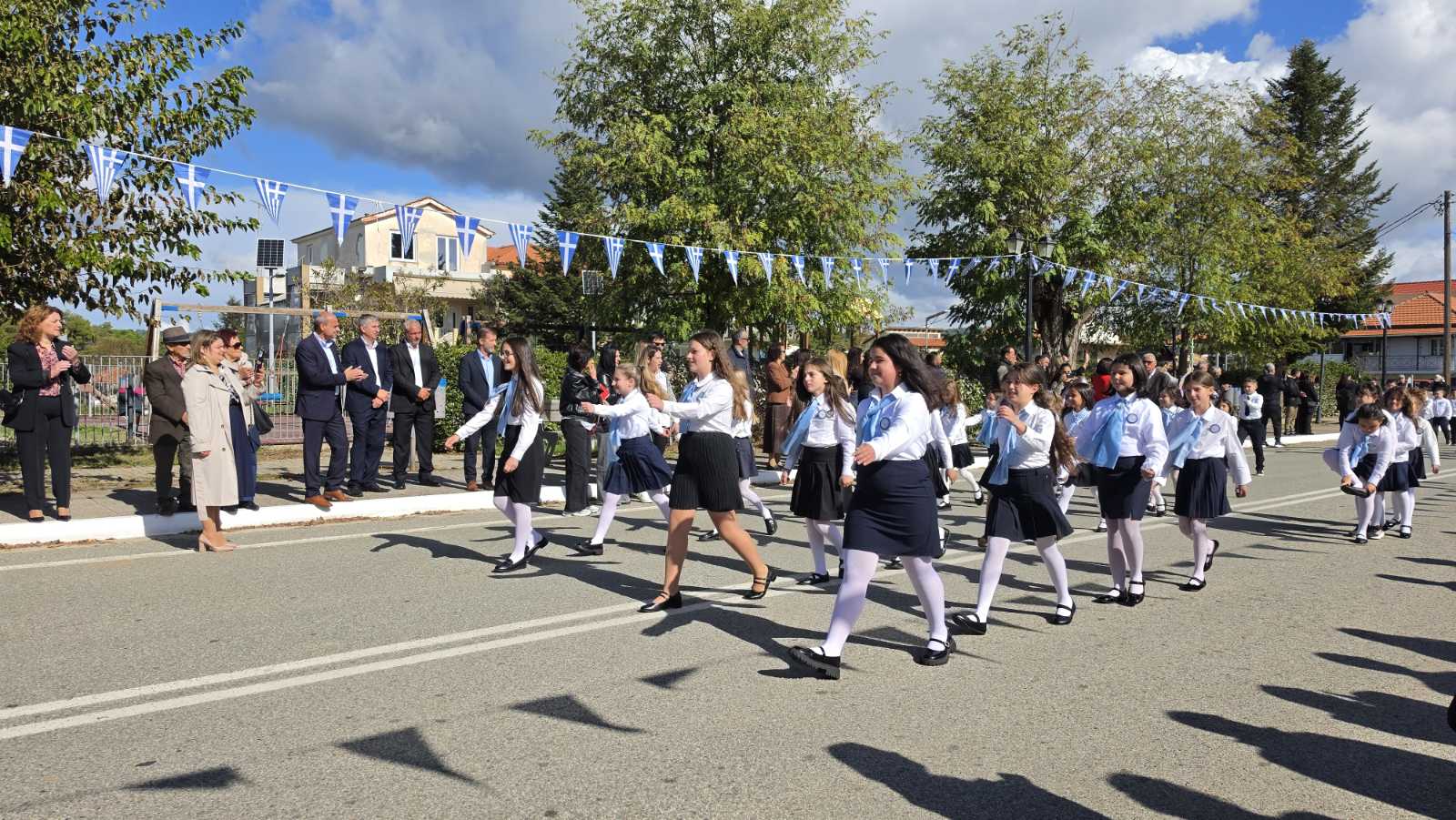 Αρχαία Ολυμπία: Μαθητική παρέλαση και εκδηλώσεις μνήμης ΦΩΤΟ