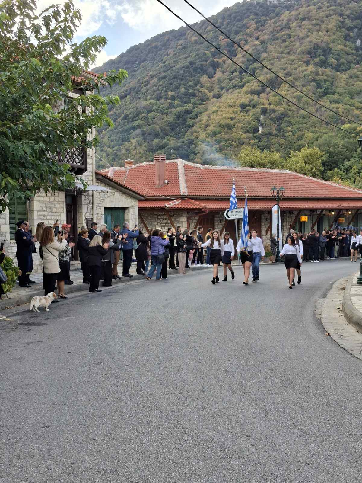 Αρχαία Ολυμπία: Μαθητική παρέλαση και εκδηλώσεις μνήμης ΦΩΤΟ 11 Αρχαία Ολυμπία: Μαθητική παρέλαση και εκδηλώσεις μνήμης ΦΩΤΟ