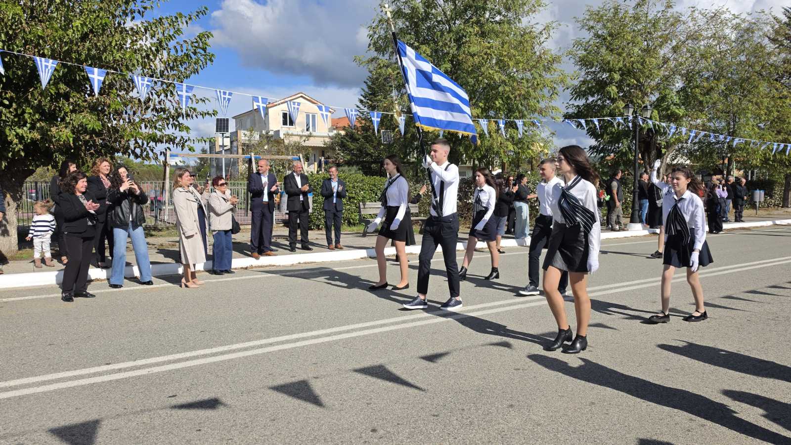 Αρχαία Ολυμπία: Μαθητική παρέλαση και εκδηλώσεις μνήμης ΦΩΤΟ 8 Αρχαία Ολυμπία: Μαθητική παρέλαση και εκδηλώσεις μνήμης ΦΩΤΟ