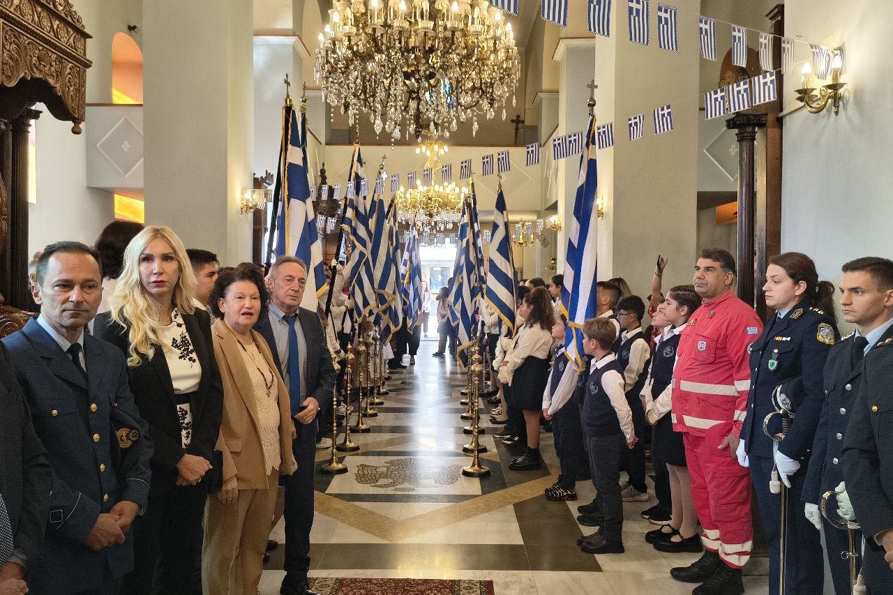 Δήμος Ήλιδας: Πλήθος κόσμου στην παρέλαση για την Εθνική Επέτειο ΦΩΤΟ 9 Δήμος Ήλιδας: Πλήθος κόσμου στην παρέλαση για την Εθνική Επέτειο ΦΩΤΟ