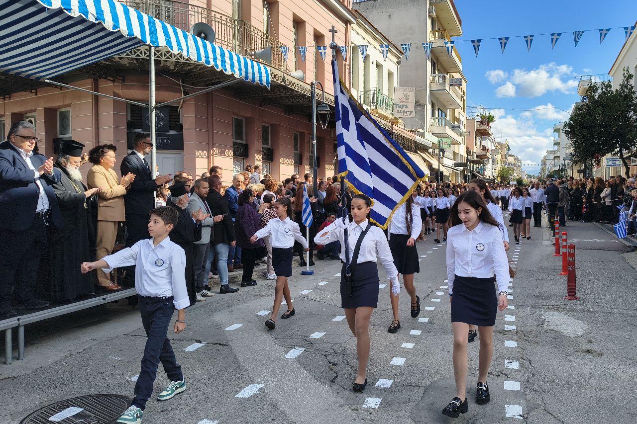 Δήμος Ήλιδας: Πλήθος κόσμου στην παρέλαση για την Εθνική Επέτειο ΦΩΤΟ 6 Δήμος Ήλιδας: Πλήθος κόσμου στην παρέλαση για την Εθνική Επέτειο ΦΩΤΟ