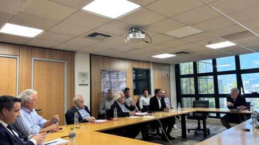 «Λύση για το τεράστιο κοινωνικό πρόβλημα με τις διεκδικούμενες από τις Μονές εκτάσεις»