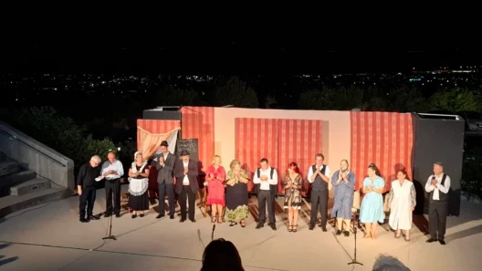 Πάτρα: Η θεατρική ομάδα «Θεατροσκόπιο» παρουσιάζει την κωμωδία «Δεν είμ’ εγώ» 13 Πάτρα: Η θεατρική ομάδα «Θεατροσκόπιο» παρουσιάζει την κωμωδία «Δεν είμ’ εγώ»