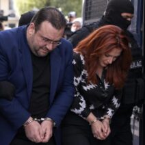 Καμπούρης: Απολογείται σήμερα με τη σύζυγό του για απάτη κατά του ΕΦΚΑ 1 Καμπούρης: Απολογείται σήμερα με τη σύζυγό του για απάτη κατά του ΕΦΚΑ