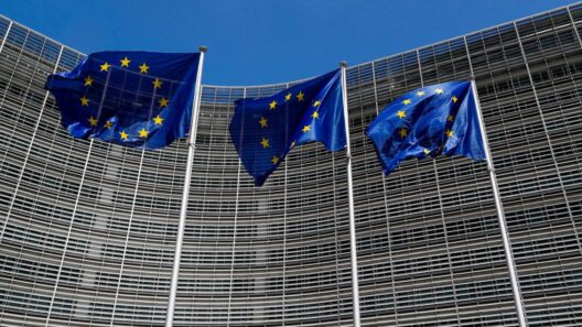 Κομισιόν: Αποκλειστικά για την Ελλάδα η ενεργειακή επέκταση της ρήτρας διαφυγής 12 Κομισιόν: Αποκλειστικά για την Ελλάδα η ενεργειακή επέκταση της ρήτρας διαφυγής