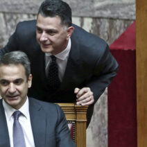 Βουλευτές σε συνεδρίαση κοινοβουλευτικού ελέγχου για ειδικά θέματα