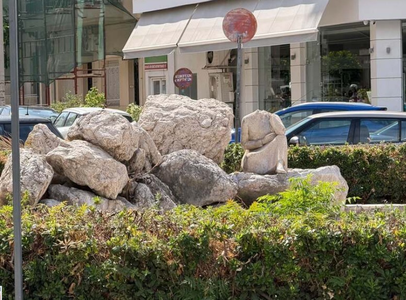 Ανέπαφο άγαλμα του συντριβανιού της Αγίας Σοφίας στην Πάτρα