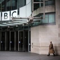 Περικοπές στο BBC: Εκτός προγράμματος κανάλια και θέσεις εργασίας στις ειδήσεις