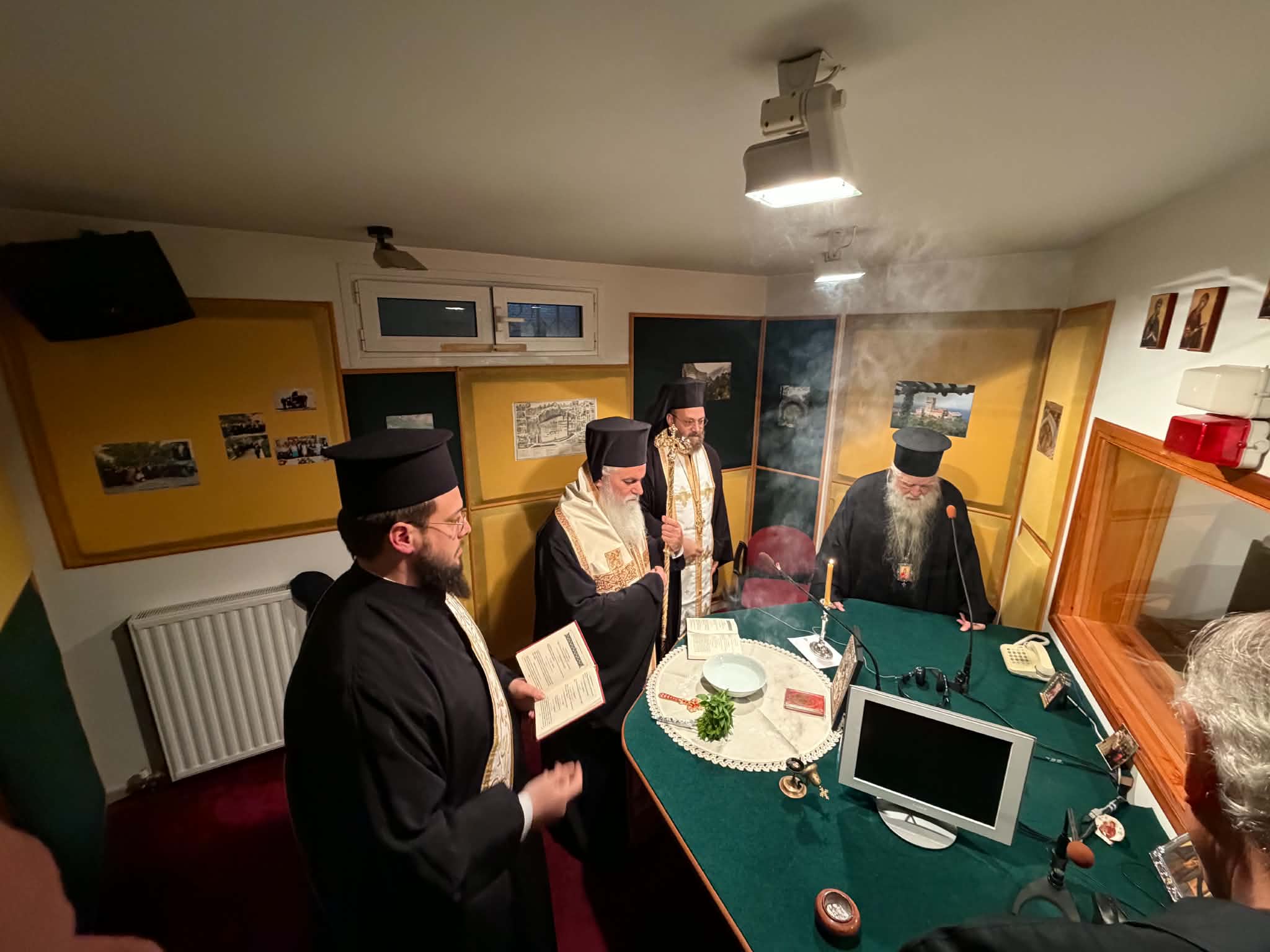 Αγιασμός και νέα συχνότητα για το ραδιόφωνο της Μητρόπολης Καλαβρύτων και Αιγιαλείας ΦΩΤΟ