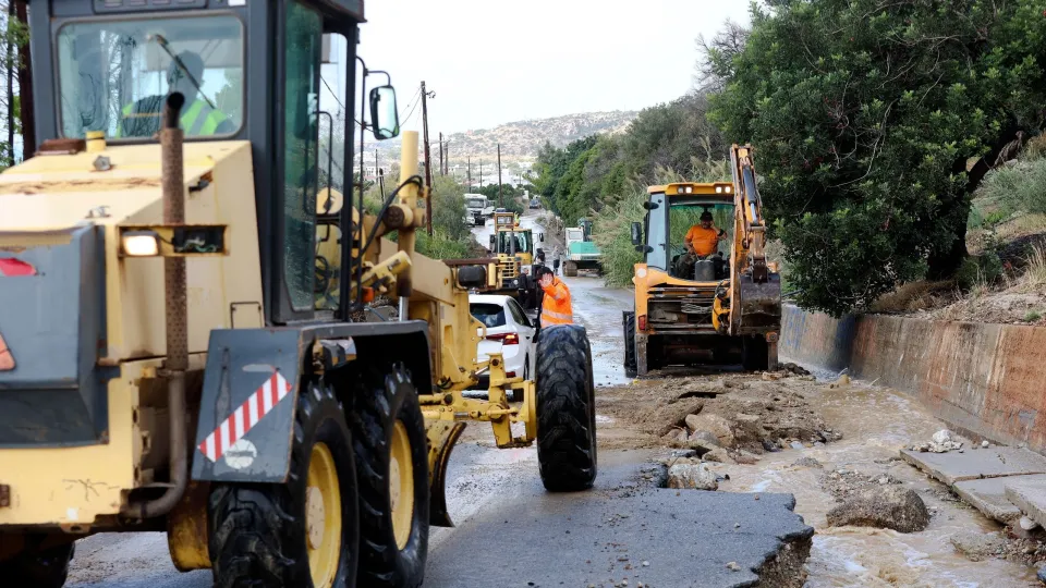 Στο έλεος της κακοκαιρίας η Κρήτη – Ισχυρές βροχοπτώσεις σε πολλές περιοχές 6 Στο έλεος της κακοκαιρίας η Κρήτη – Ισχυρές βροχοπτώσεις σε πολλές περιοχές