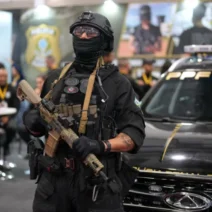 Βραζιλία: Κρατούσε παιδιά ομήρους σε σχολείο και σκοτώθηκε από την Αστυνομία ΒΙΝΤΕΟ 1 Βραζιλία: Κρατούσε παιδιά ομήρους σε σχολείο και σκοτώθηκε από την Αστυνομία ΒΙΝΤΕΟ