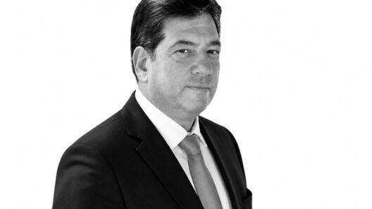 Μαύρο-άσπρο πορτραίτο του Οδοντωτού, σχετικό με το άρθρο για τη λογ…