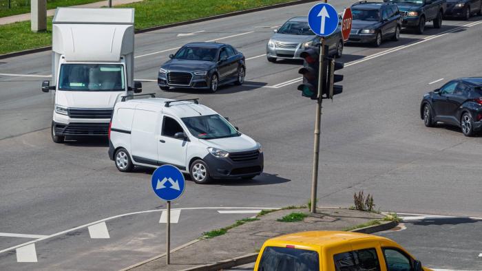 Ο ελληνικός σταυρός η νέα σήμανση στα φανάρια 5 Ο ελληνικός σταυρός η νέα σήμανση στα φανάρια