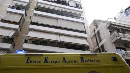 Πτώση ατόμου από ξενοδοχείο στην Ομόνοια 13 Πτώση ατόμου από ξενοδοχείο στην Ομόνοια