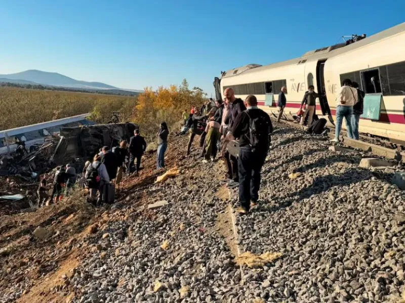 Ισπανία: Δεκάδες νεκροί σε σύγκρουση τρένων ΒΙΝΤΕΟ