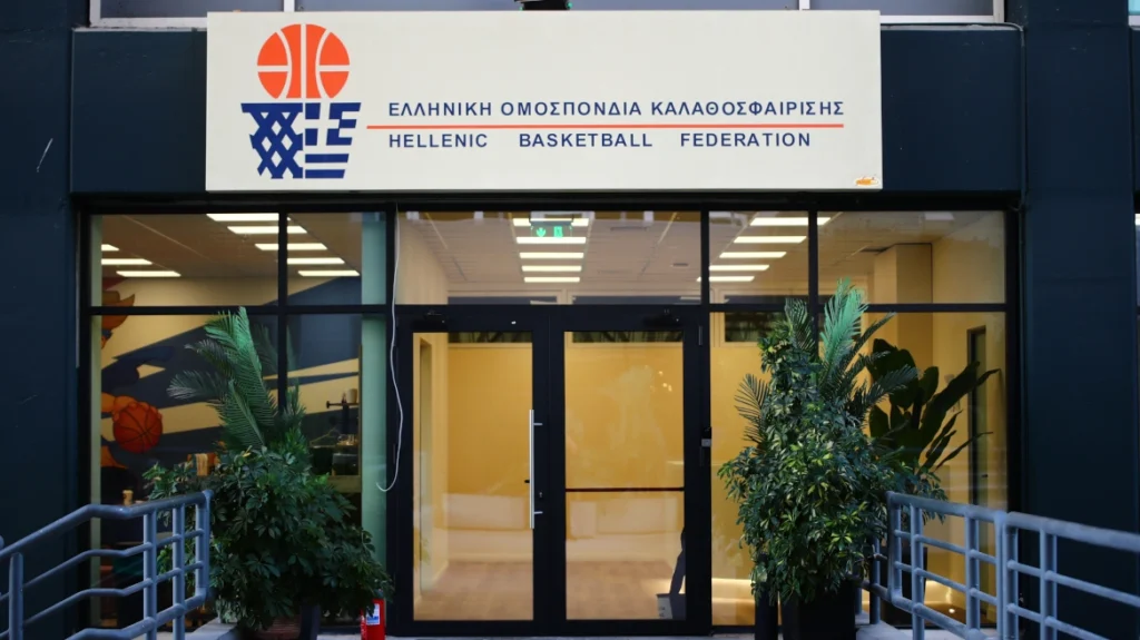 Γιάννης Βρούτσης: Αναστέλλονται οι επιχορηγήσεις στην ΕΟΚ