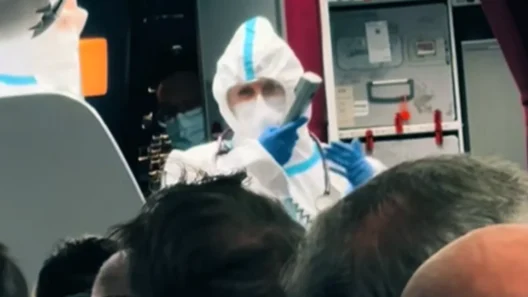 Ανησυχία σε αεροσκάφος από τη Ρόδο: Επιβάτες με συμπτώματα νοροϊού
