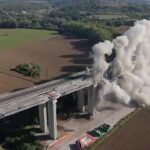 Ιταλία: Εντυπωσιακή ελεγχόμενη κατεδάφιση γέφυρας με εκρηκτικά BINTEO