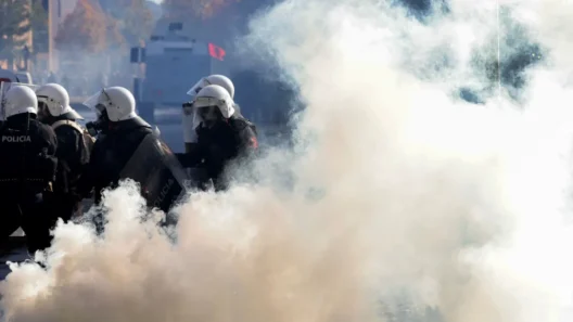 Γαλλία, Αλβανία, Ισπανία: Χιλιάδες στους δρόμους – Εντάσεις και επεισόδια ΦΩΤΟ ΒΙΝΤΕΟ