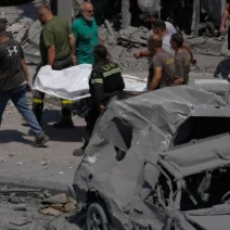 Υεμένη: Αιματηρά πλήγματα με νεκρούς, σύμφωνα με τους Χούθι