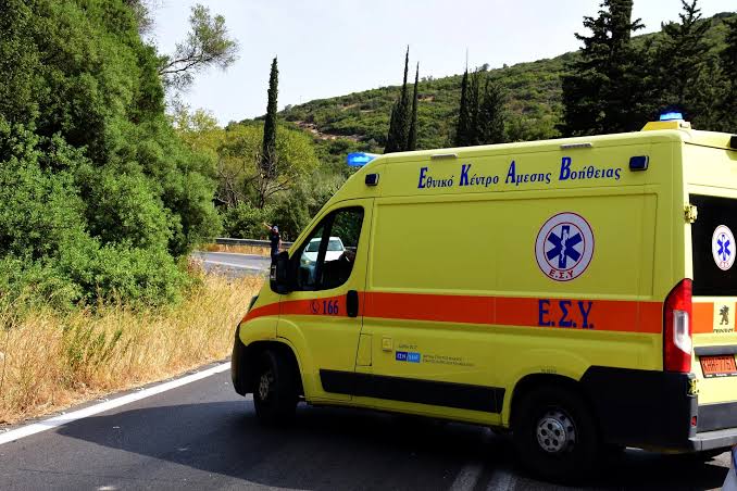 Πρόσωπο νεκρό σε ελαία στην Ηλεία, κοντά σε δρόμο προς Αθήνα