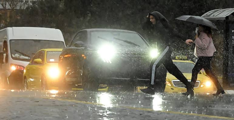 Φωτογραφία που δείχνει την αλλαγή του σκήνικου καυσίμου σε πλοίο σ…