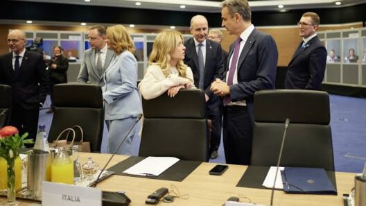 Βρυξέλλες: Στα χαρακώματα οι 27 της Ευρώπης για την ενεργειακή κρίση 12 Σκηνή σε Βρυξέλλες με τους 27 ηγέτες της Ευρώπης σε συνάντηση για τη…