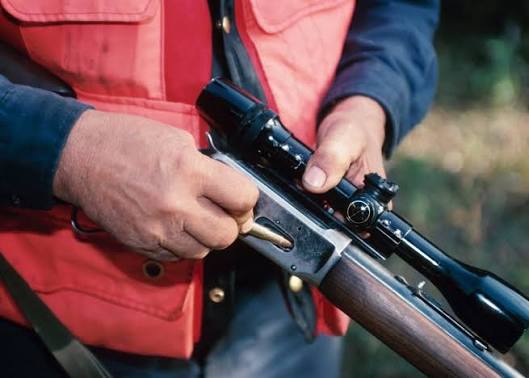 Ηλεία: Απείλησαν ιδιοκτήτη οικίας κρατώντας κυνηγετικό όπλο