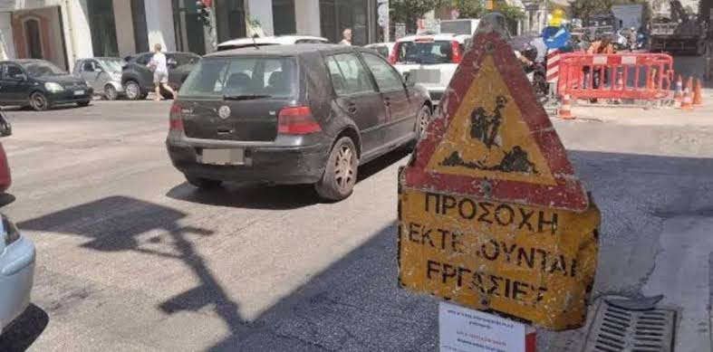 Πάτρα: Βιβλιοπωλεία σε ασφυκτικό κλοιό - Aκρίβεια, έργα, ηλεκτρονικό εμπόριο - Οι πρωταγωνιστές στο Patrapress
