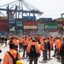 Πάτρα: Συγκέντρωση στο Νέο Λιμάνι για την διεθνή απεργία των Λιμενεργατών 2 Συγκέντρωση εργατών στο Νέο Λιμάνι της Πάτρας