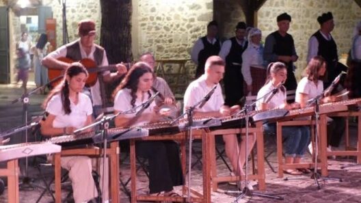 Tο «Νεανικό Φωνητικό Σύνολο Παραδοσιακής Μουσικής» στην Αιγιάλεια 12 Tο «Νεανικό Φωνητικό Σύνολο Παραδοσιακής Μουσικής» στην Αιγιάλεια
