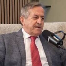Πορτραίτο του Κωνσταντίνου Καραμανλή σε επίσημη εκδήλωση