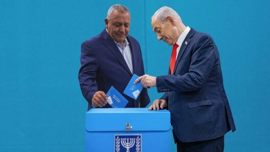 Ισραήλ: Μάχη στήθος με στήθος για Νετανιάχου και Άιζενκοτ στις εκλογές 14 Φωτογραφία της σύγκρουσης στο Ισραήλ με τον Πρωθυπουργό Νετανιάχου