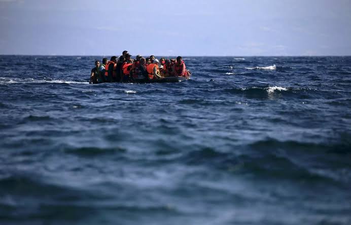 Καταστροφή ναυαγίου με νεκρούς, γυναίκα και βρέφος