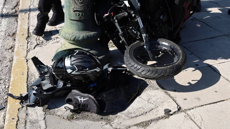 24χρονος νεκρός σε τροχαίο με δύο μηχανές στην Πετρούπολη