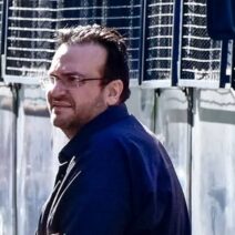 Καμπούρης: «Αχυράνθρωπος» τον «καίει» με αποκαλυπτικούς διαλόγους 3 Ο Καμπουρης σε συνέντευξη, με έντονο βλέμμα και σοβαρή έκφραση