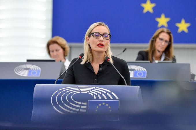 Πάτρα: Εξαντλητικά τα ωράρια των ναυτεργατών στη γραμμή προς Ιταλία 5 Πάτρα: Εξαντλητικά τα ωράρια των ναυτεργατών στη γραμμή προς Ιταλία