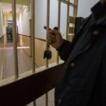 Πάτρα: Με ποινή φυλάκισης για ενδοοικογενειακή σωματική βλάβη και κυκλοφορούσε ελεύθερος 1 Πάτρα: Με ποινή φυλάκισης για ενδοοικογενειακή σωματική βλάβη και κυκλοφορούσε ελεύθερος